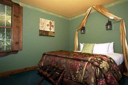 фото отеля Ravenwood Castle Accommodations New Plymouth (Ohio)