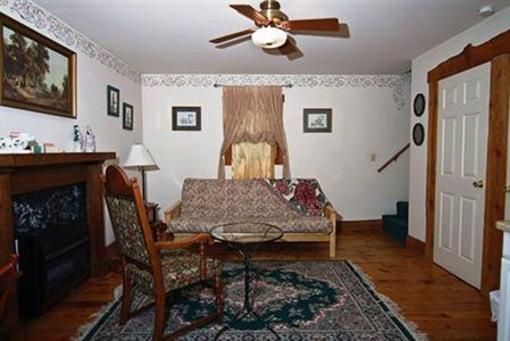 фото отеля Ravenwood Castle Accommodations New Plymouth (Ohio)