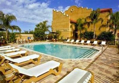 фото отеля Destination Daytona Inn& Suites