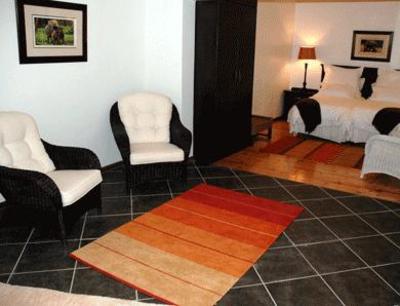 фото отеля Kronenhoff Guesthouse Addo