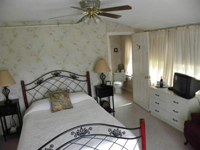фото отеля Wyatt House Country Inn