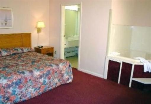 фото отеля Best Budget Inn North