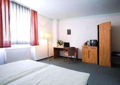 фото отеля Hotel im Kaiserpark