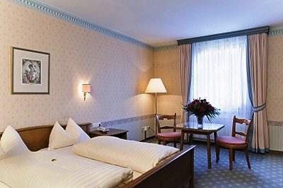 фото отеля Romantikhotel Traube