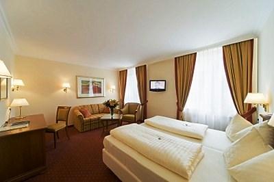 фото отеля Romantikhotel Traube