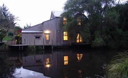 фото отеля Orongo Bay Homestead