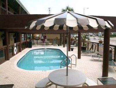 фото отеля Paradise Inn Pensacola Beach