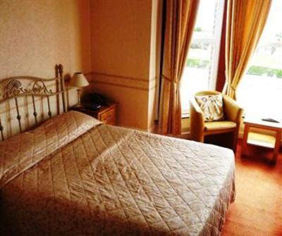 фото отеля Furzedown Hotel