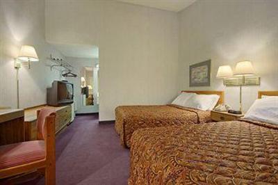 фото отеля Rodeway Inn Conference Center Allentown