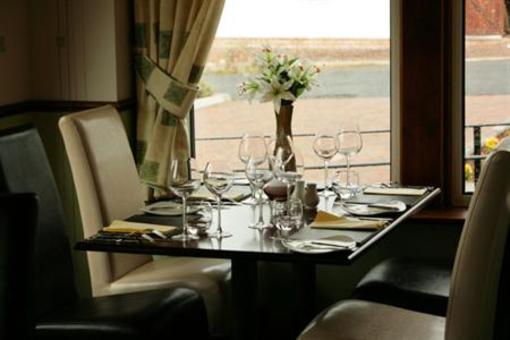 фото отеля Redhall Cottage Restaurant with Rooms