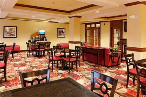 фото отеля Holiday Inn Express Hotel & Suites Talladega