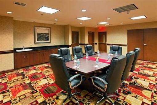 фото отеля Holiday Inn Express Hotel & Suites Talladega