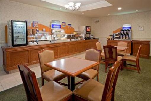 фото отеля Holiday Inn Express 1000 Islands Gananoque