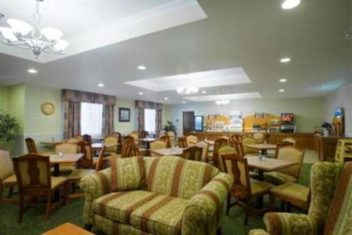 фото отеля Holiday Inn Express 1000 Islands Gananoque