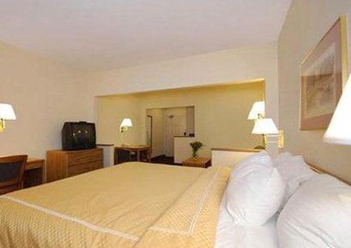 фото отеля Comfort Suites Terre Haute