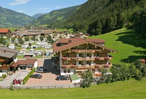 фото отеля Apparthotel Bergkristall Mayrhofen