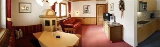 фото отеля Apparthotel Bergkristall Mayrhofen