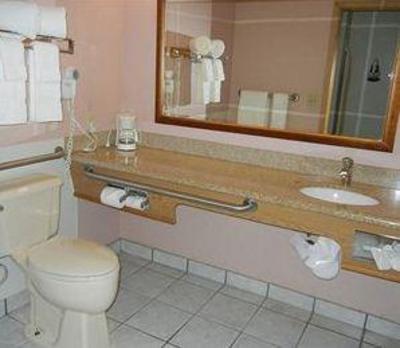 фото отеля Days Inn & Suites Salmon Creek Vancouver (Washington)