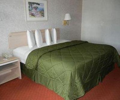 фото отеля Days Inn & Suites Salmon Creek Vancouver (Washington)