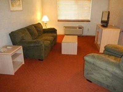 фото отеля Days Inn & Suites Salmon Creek Vancouver (Washington)
