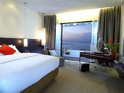 фото отеля Sofitel Philippine Plaza Manila