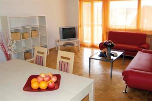 фото отеля Apartments Zurich Oerlikon Stadthaus Gubelstrasse