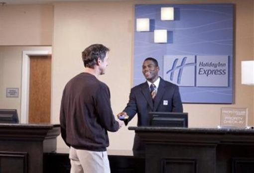 фото отеля Holiday Inn Express & Suites Jackson Northeast