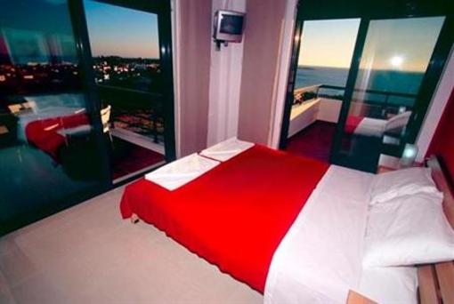 фото отеля Caravella Luxury Apartments