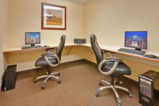 фото отеля Candlewood Suites Crawfordsville