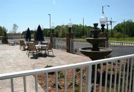 фото отеля Hampton Inn & Suites Lanett I-85