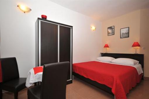 фото отеля Riva Apartments Trogir