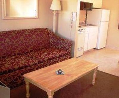 фото отеля Travelers Inn & Suites Chula Vista