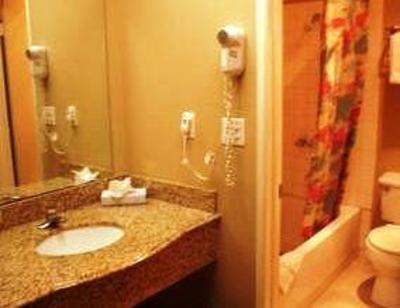 фото отеля Travelers Inn & Suites Chula Vista