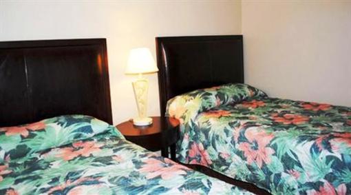 фото отеля Travelers Inn & Suites Chula Vista