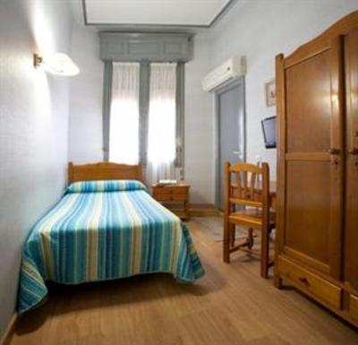 фото отеля Hostal Andorra Madrid