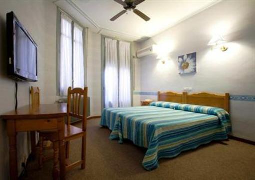 фото отеля Hostal Andorra Madrid