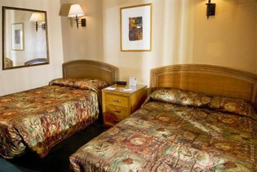 фото отеля Emerald Suites