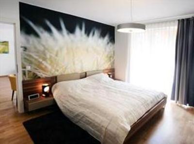 фото отеля Emerald Suites