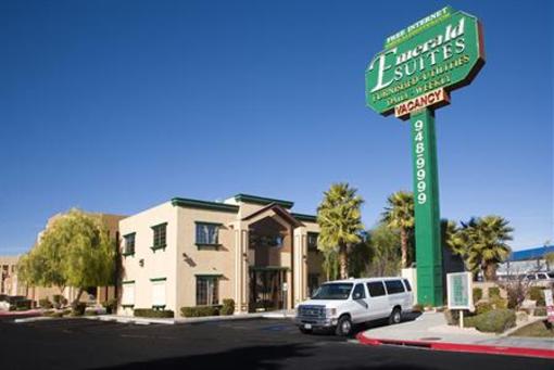 фото отеля Emerald Suites
