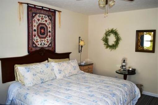фото отеля Alpine Village Inn