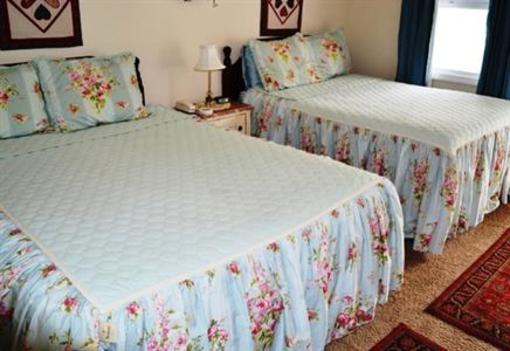 фото отеля Alpine Village Inn