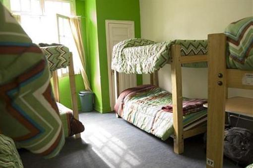фото отеля Footsteps Backpackers
