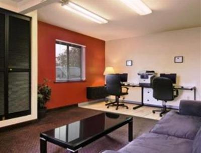 фото отеля Super 8 Motel Spokane Valley