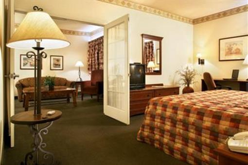 фото отеля Country Inn & Suites Albuquerque Airport