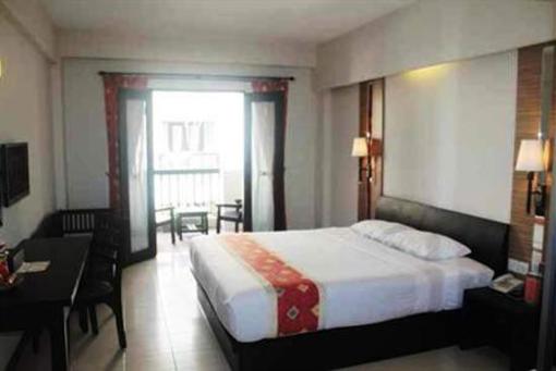 фото отеля Losari Roxy Hotel
