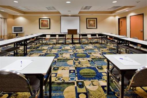 фото отеля Holiday Inn Express Hotel & Suites Suffolk