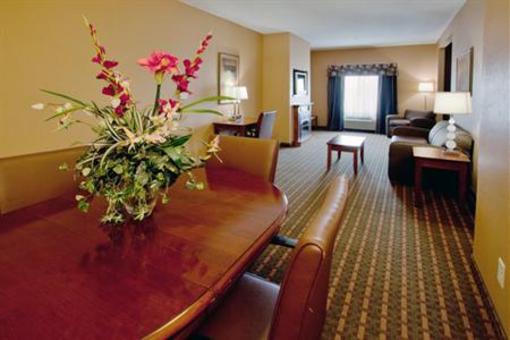 фото отеля Holiday Inn Express Hotel & Suites Suffolk