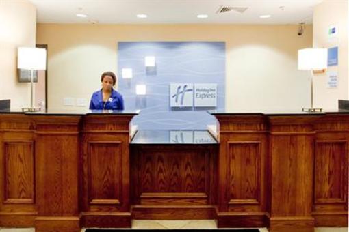 фото отеля Holiday Inn Express Hotel & Suites Suffolk