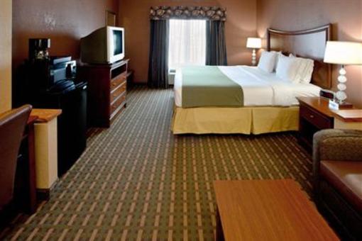 фото отеля Holiday Inn Express Hotel & Suites Suffolk