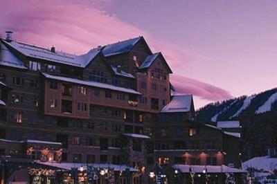 фото отеля Zephyr Mountain Lodge